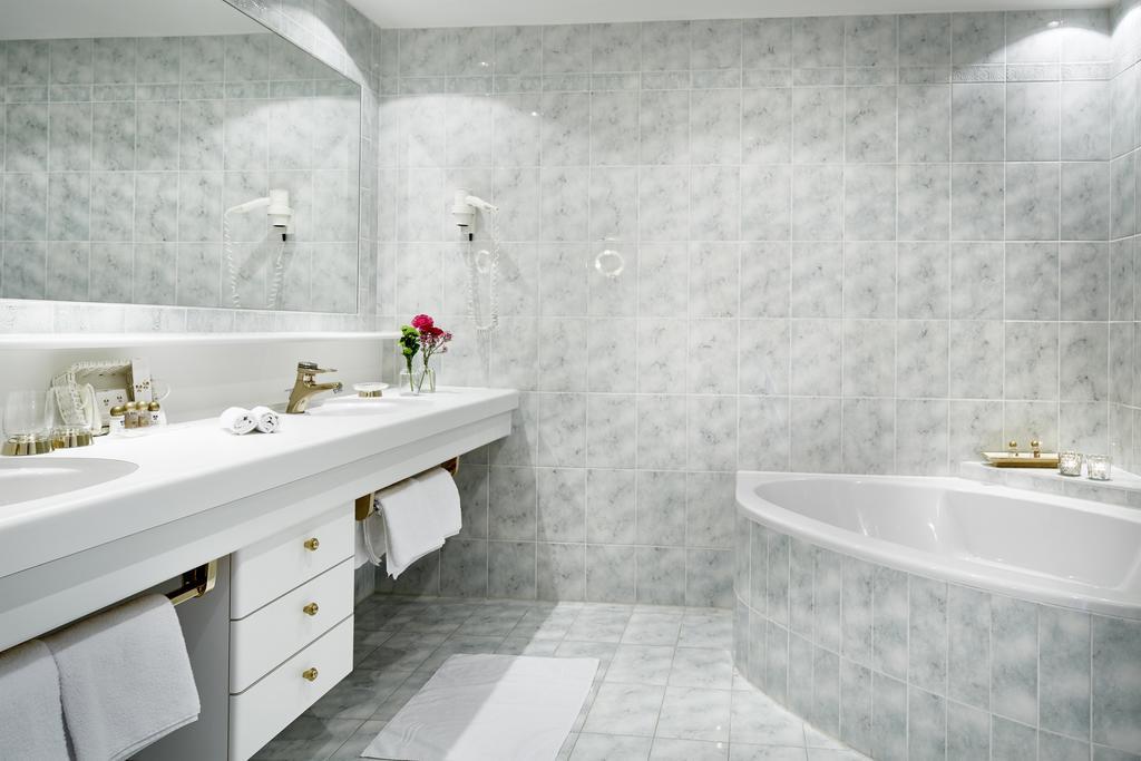 Hotel Hirlanda Zürs Esterno foto